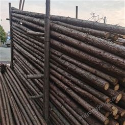 路南腾福竹木 高压线防护杉木杆 园林绿化支撑用 4米木质材料