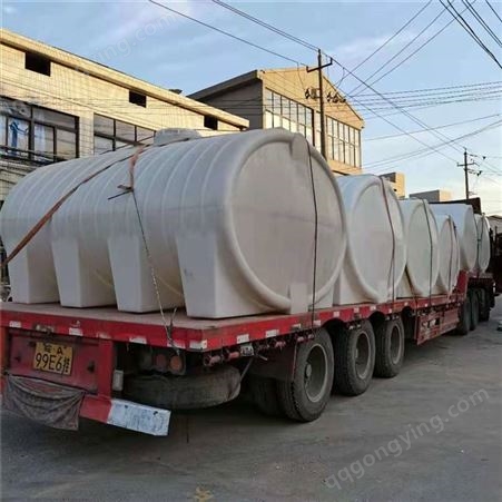 供应萧县防腐5吨塑料储存罐 卧式车载运输桶 pe桶滚塑一次成型