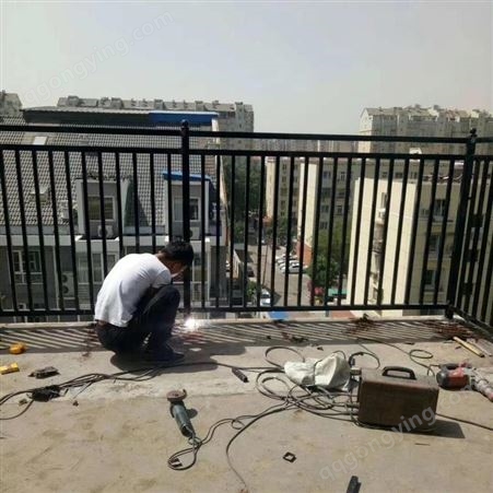 北京庭院栅栏安装 铁艺栏杆 小区围墙制作